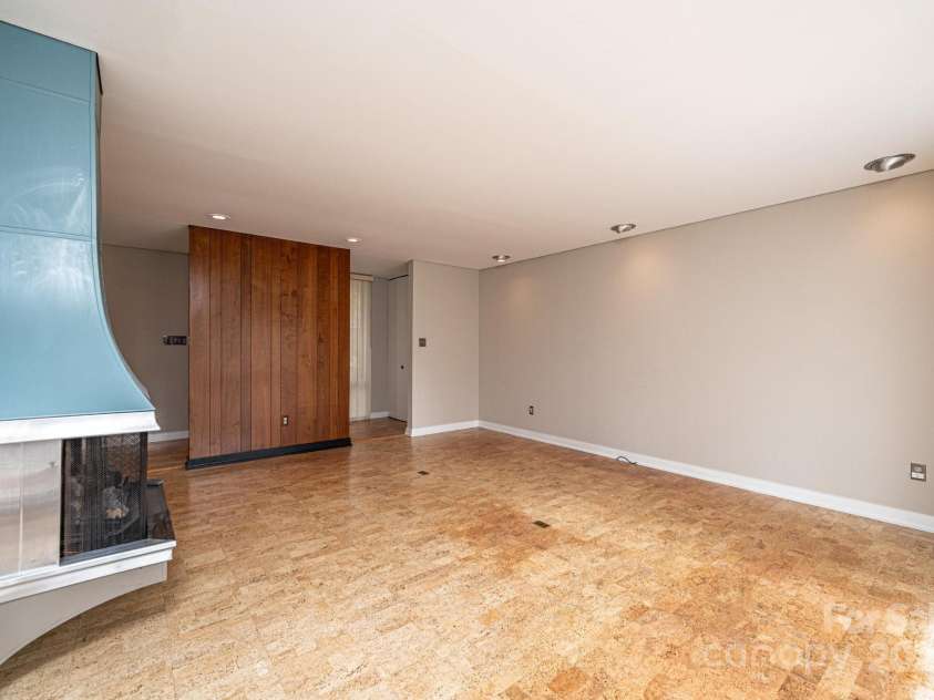 141 36th Avenue, Hickory, NC 28601.  MLS# CAR4317550, YatesRealty ID 677. Family Room