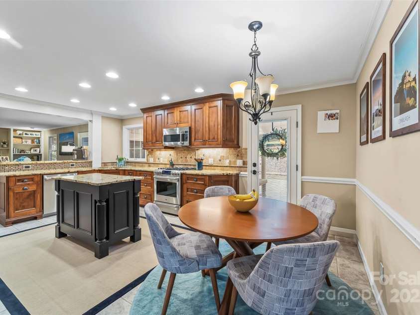 102 Parkland Street, Morganton, NC 28655.  MLS# CAR4223171, YatesRealty ID 6770. 