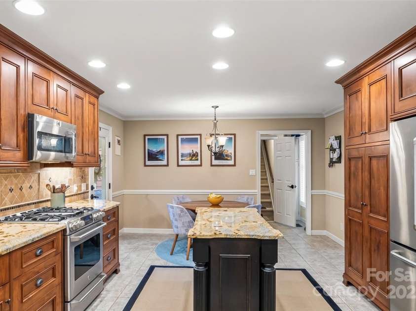 102 Parkland Street, Morganton, NC 28655.  MLS# CAR4223171, YatesRealty ID 6770. 