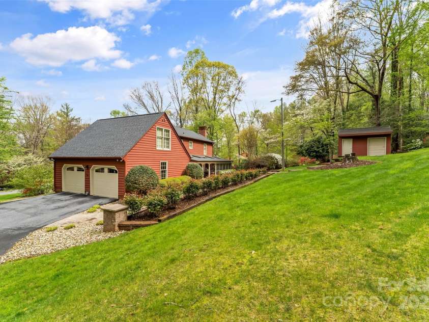 102 Parkland Street, Morganton, NC 28655.  MLS# CAR4223171, YatesRealty ID 6770. 