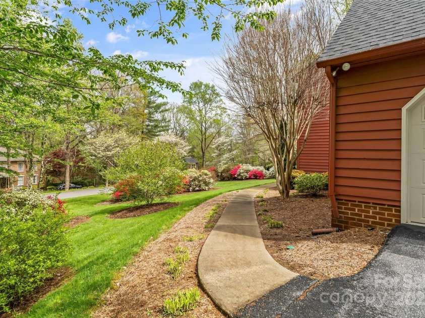 102 Parkland Street, Morganton, NC 28655.  MLS# CAR4223171, YatesRealty ID 6770. 