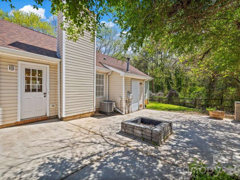 1548 Brentfield Drive, Rock Hill, SC 29732.  MLS# CAR4360983, YatesRealty ID 6772. 