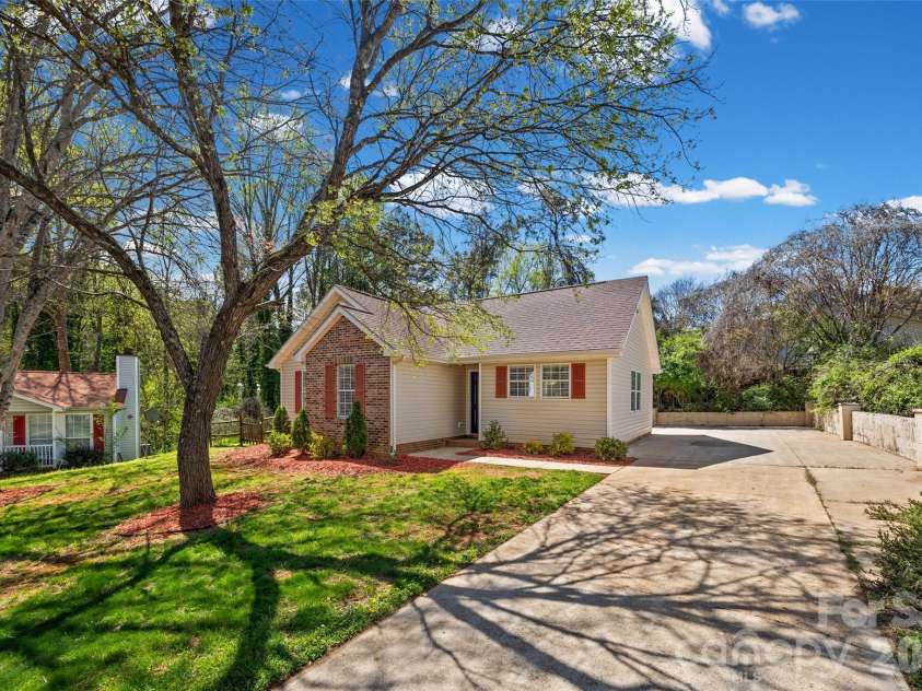 1548 Brentfield Drive, Rock Hill, SC 29732.  MLS# CAR4360983, YatesRealty ID 6772. 