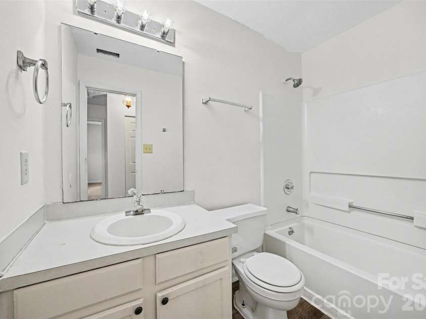 1548 Brentfield Drive, Rock Hill, SC 29732.  MLS# CAR4360983, YatesRealty ID 6772. Hall Bathroom 