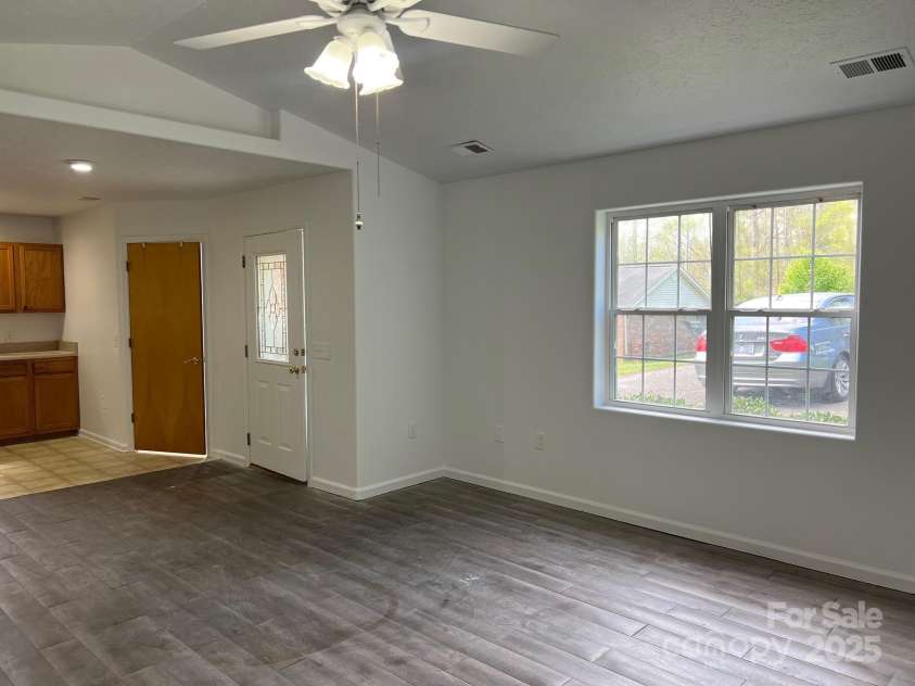 256 Park Place, Morganton, NC 28655.  MLS# CAR4247483, YatesRealty ID 6772. 