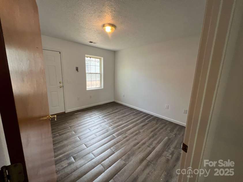 256 Park Place, Morganton, NC 28655.  MLS# CAR4247483, YatesRealty ID 6772. 