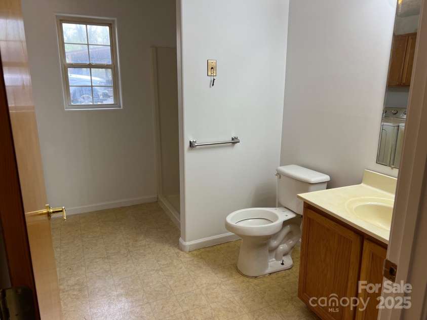 256 Park Place, Morganton, NC 28655.  MLS# CAR4247483, YatesRealty ID 6772. 