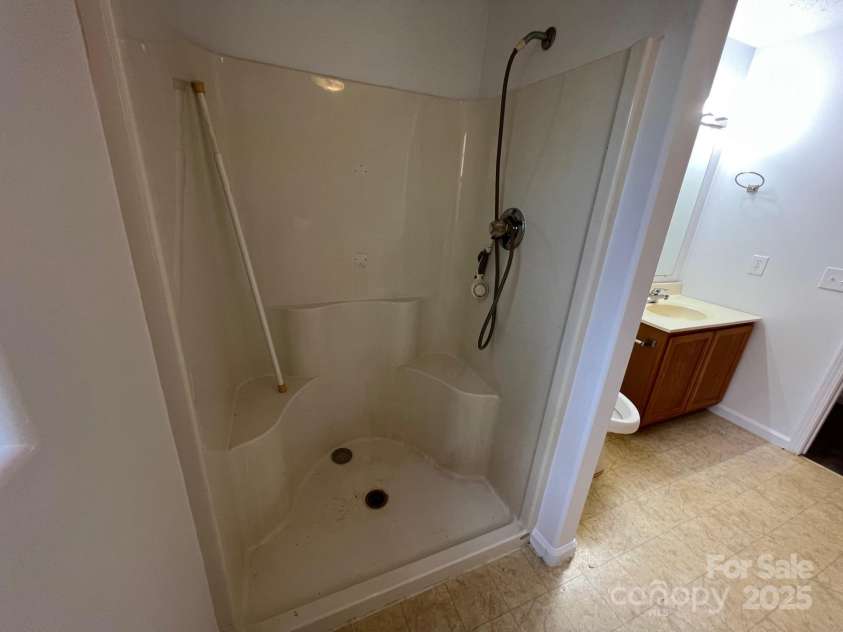 256 Park Place, Morganton, NC 28655.  MLS# CAR4247483, YatesRealty ID 6772. 