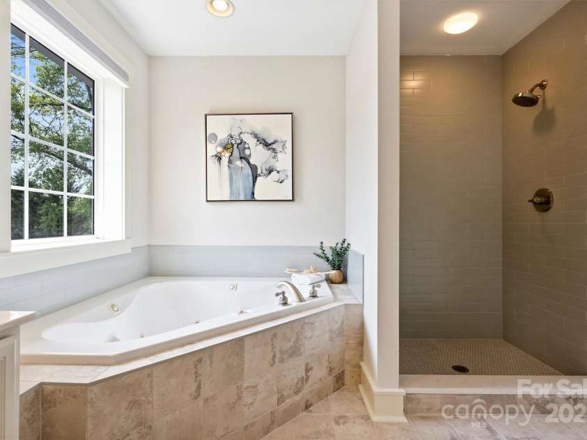 1824 Hall Avenue, Charlotte, NC 28205.  MLS# CAR4245014, YatesRealty ID 6773. 