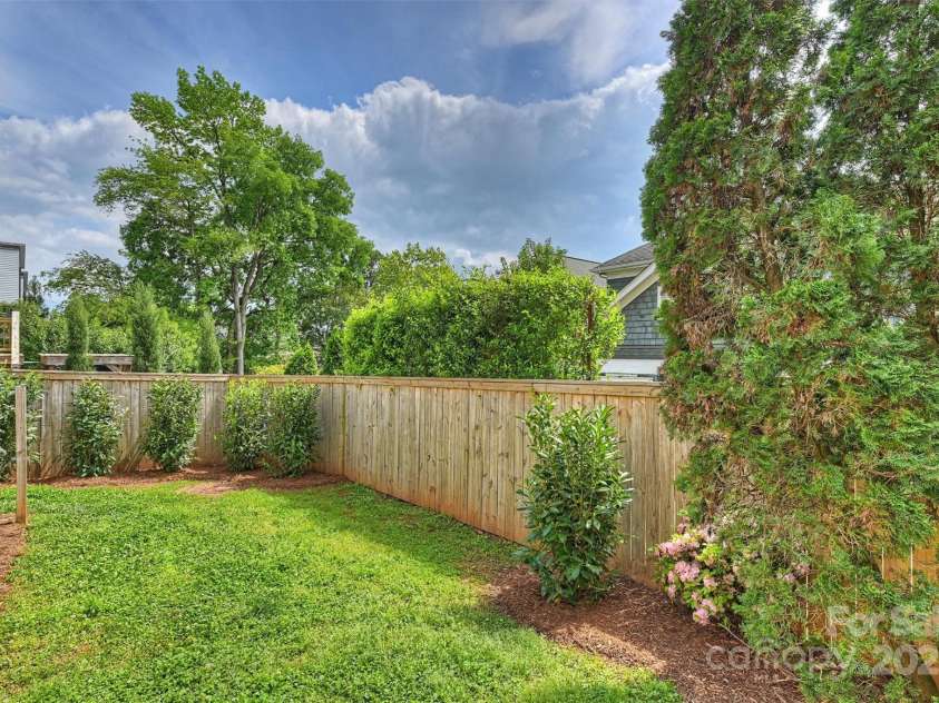 1824 Hall Avenue, Charlotte, NC 28205.  MLS# CAR4245014, YatesRealty ID 6773. 