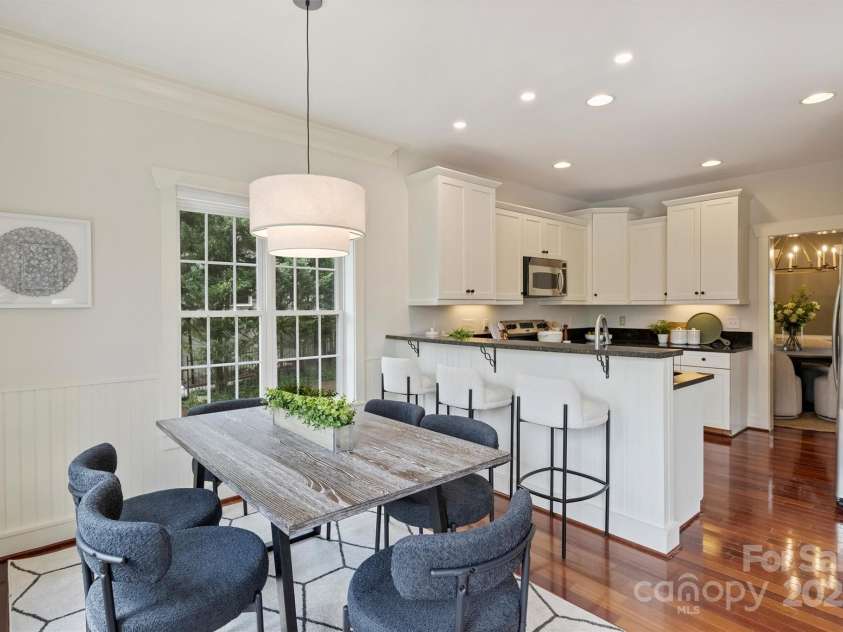 1824 Hall Avenue, Charlotte, NC 28205.  MLS# CAR4245014, YatesRealty ID 6773. Eat-in kitchen
