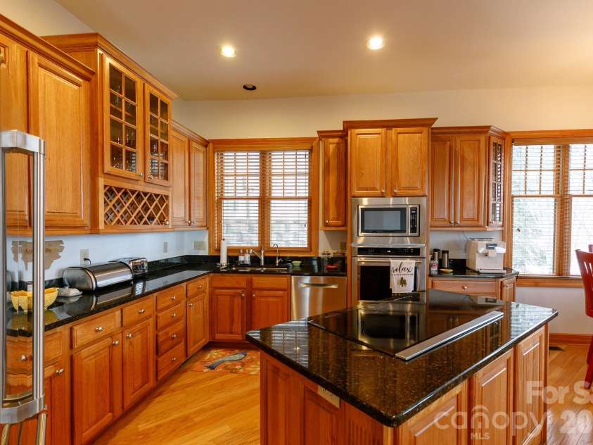 528 Andrew Banks Road, Burnsville, NC 28714.  MLS# CAR4357866, YatesRealty ID 6773. 