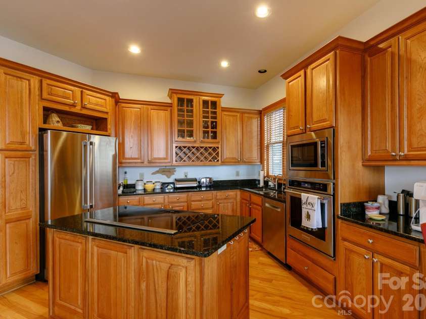 528 Andrew Banks Road, Burnsville, NC 28714.  MLS# CAR4357866, YatesRealty ID 6773. 