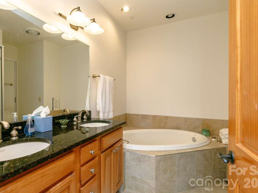 528 Andrew Banks Road, Burnsville, NC 28714.  MLS# CAR4357866, YatesRealty ID 6773. 
