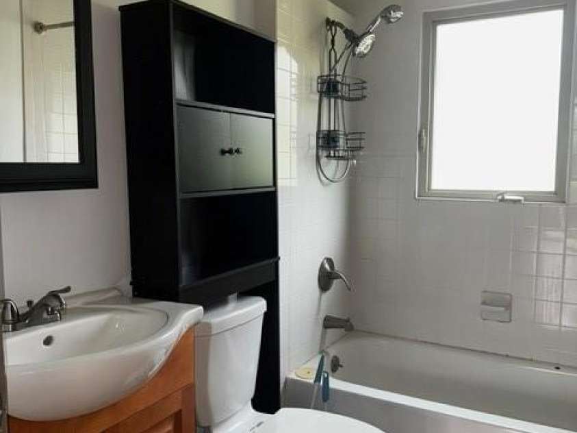 103 Gragg Street, Black Mountain, NC 28711.  MLS# CAR4243480, YatesRealty ID 6775. Bathroom