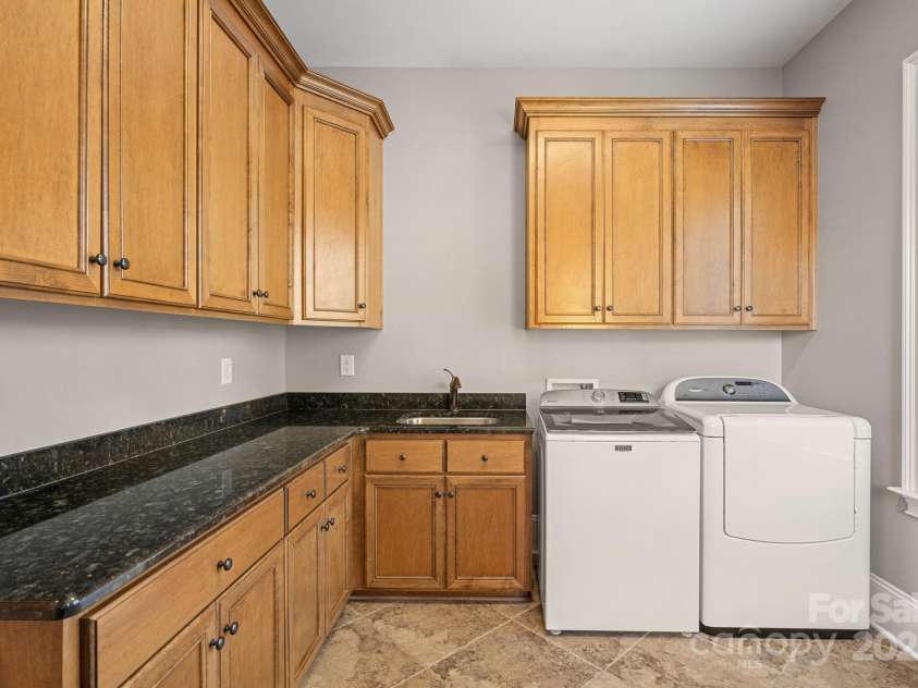 8724 Highgrove Street, Charlotte, NC 28277.  MLS# CAR4232220, YatesRealty ID 6777. 