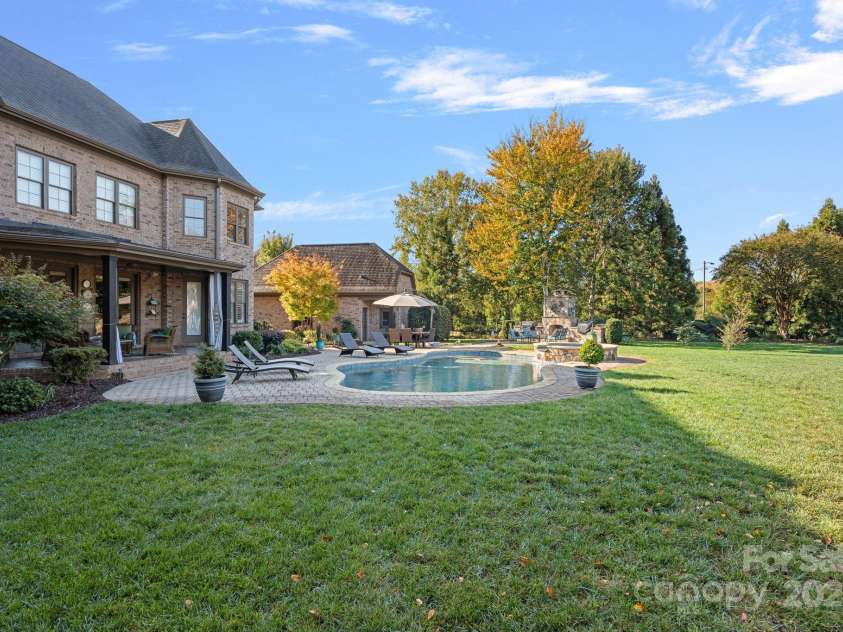8724 Highgrove Street, Charlotte, NC 28277.  MLS# CAR4232220, YatesRealty ID 6777. 
