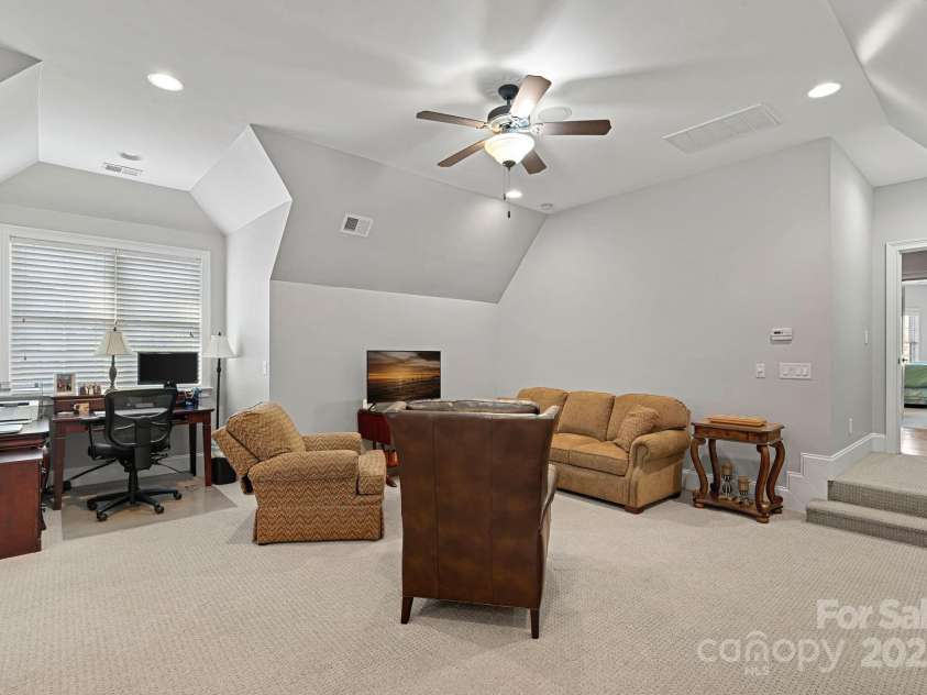 8724 Highgrove Street, Charlotte, NC 28277.  MLS# CAR4232220, YatesRealty ID 6777. Bonus room