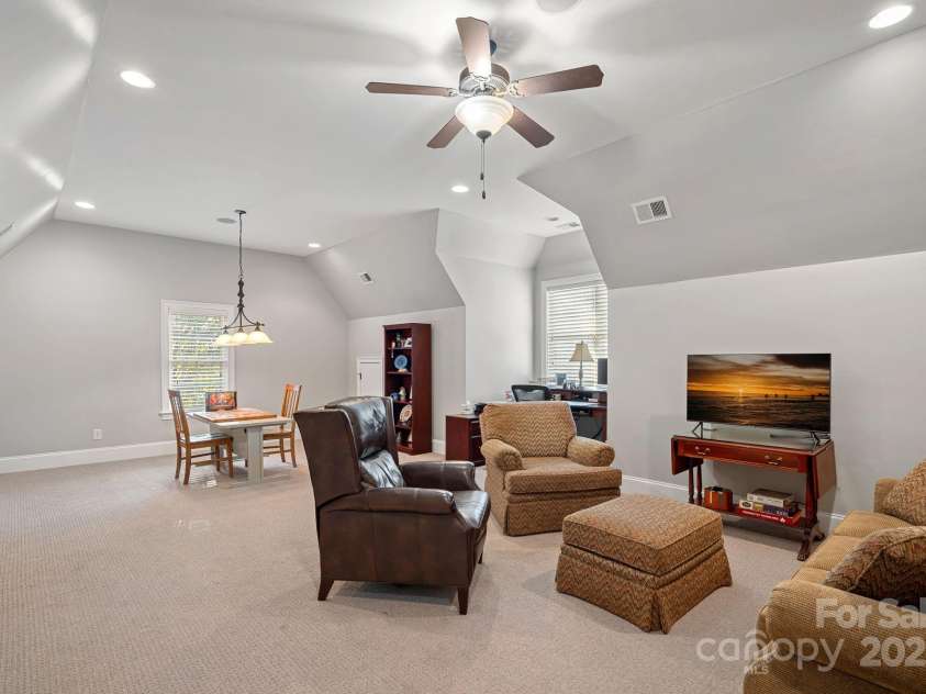 8724 Highgrove Street, Charlotte, NC 28277.  MLS# CAR4232220, YatesRealty ID 6777. Bonus room