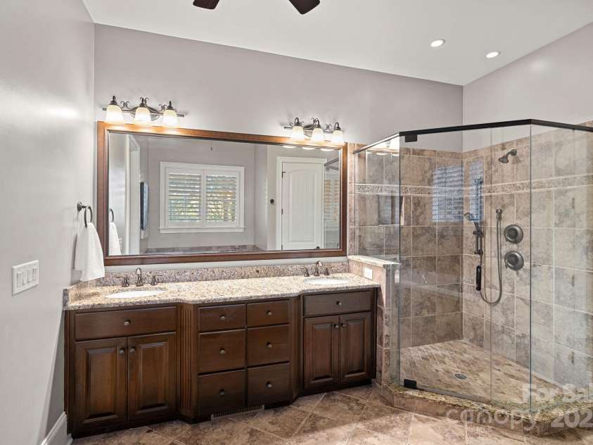 8724 Highgrove Street, Charlotte, NC 28277.  MLS# CAR4232220, YatesRealty ID 6777. Primary bathroom