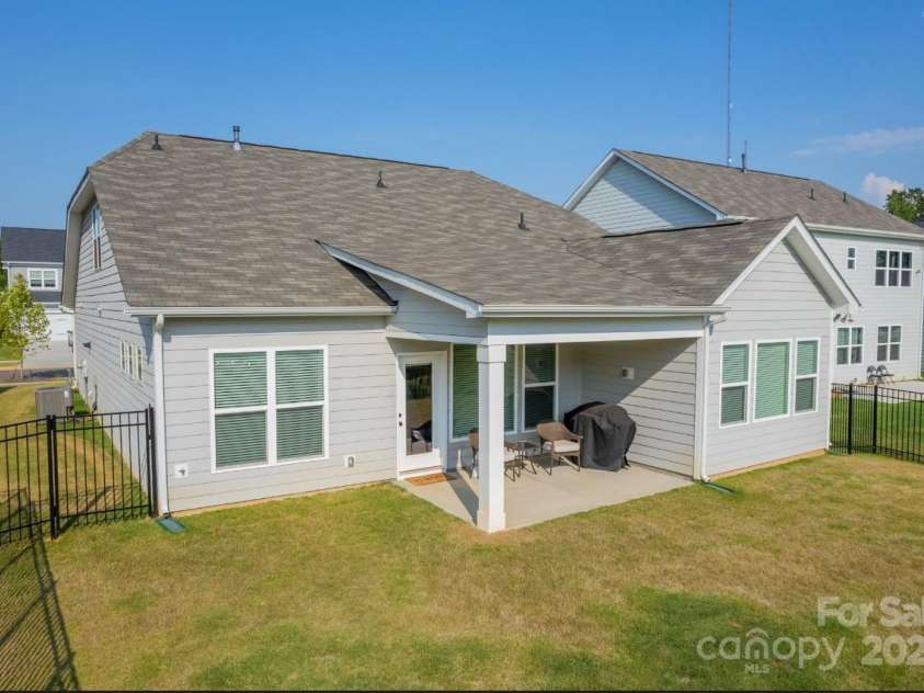 5014 Painswick Place, Charlotte, NC 28215.  MLS# CAR4196384, YatesRealty ID 6779. 