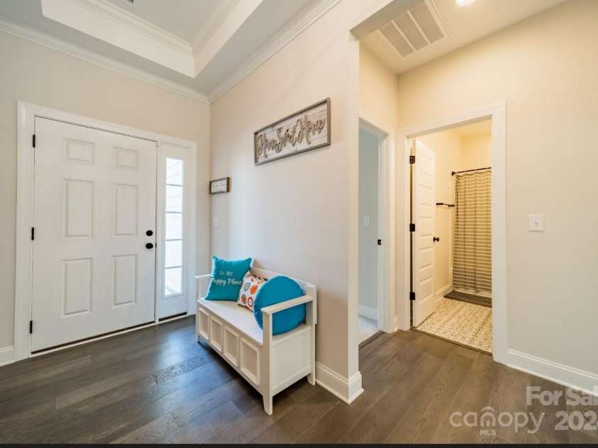 5014 Painswick Place, Charlotte, NC 28215.  MLS# CAR4196384, YatesRealty ID 6779. 