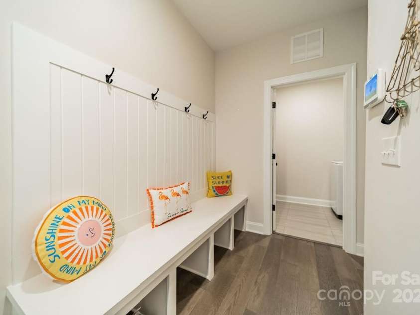 5014 Painswick Place, Charlotte, NC 28215.  MLS# CAR4196384, YatesRealty ID 6779. 