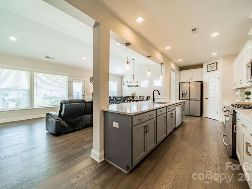 5014 Painswick Place, Charlotte, NC 28215.  MLS# CAR4196384, YatesRealty ID 6779. 