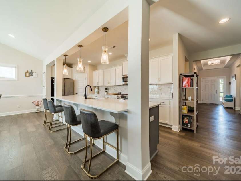 5014 Painswick Place, Charlotte, NC 28215.  MLS# CAR4196384, YatesRealty ID 6779. 