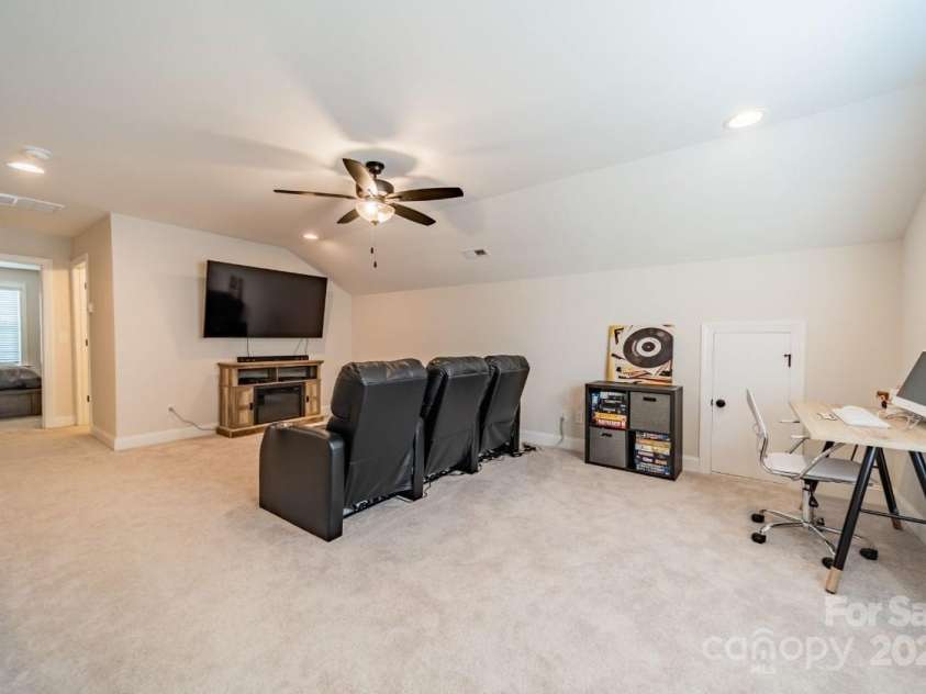 5014 Painswick Place, Charlotte, NC 28215.  MLS# CAR4196384, YatesRealty ID 6779. 