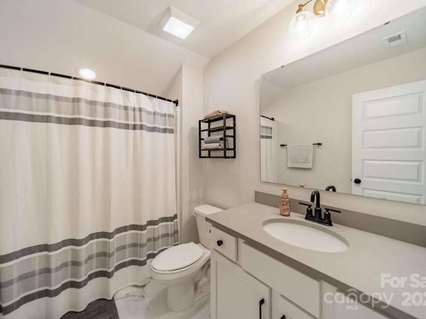 5014 Painswick Place, Charlotte, NC 28215.  MLS# CAR4196384, YatesRealty ID 6779. 