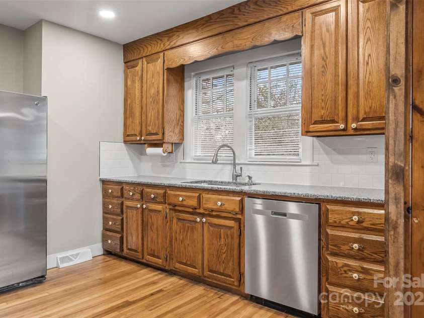 2523 Kool Park Road, Hickory, NC 28601.  MLS# CAR4329141, YatesRealty ID 678. 