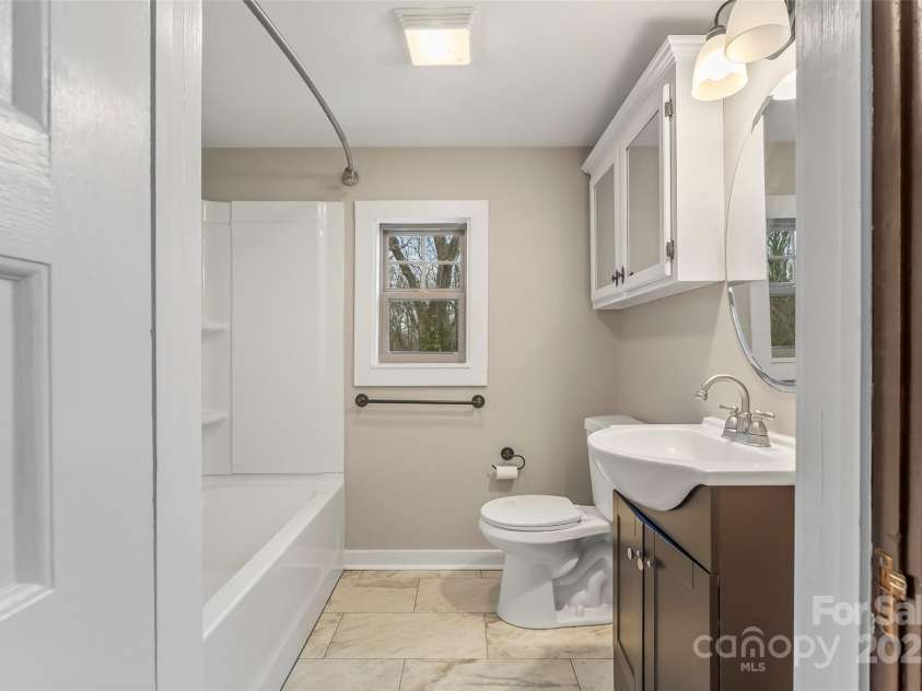 2523 Kool Park Road, Hickory, NC 28601.  MLS# CAR4329141, YatesRealty ID 678. 