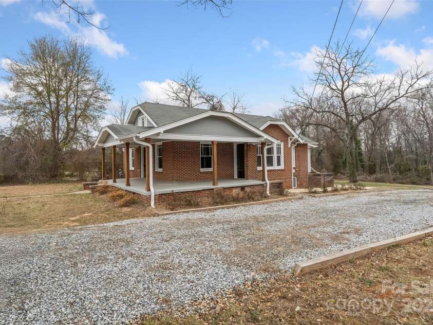 2523 Kool Park Road, Hickory, NC 28601.  MLS# CAR4329141, YatesRealty ID 678. 