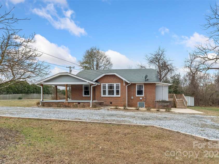 2523 Kool Park Road, Hickory, NC 28601.  MLS# CAR4329141, YatesRealty ID 678. 
