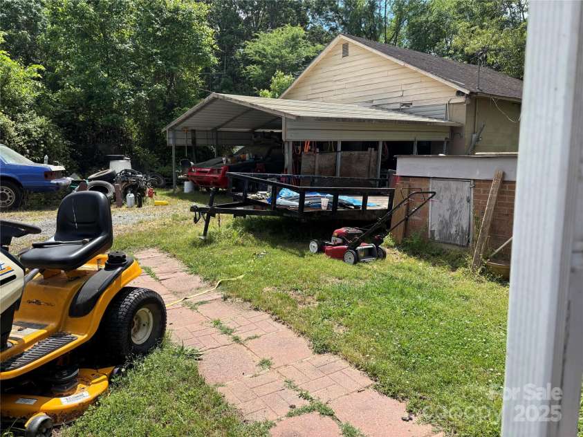 784 Crestmont Drive, Concord, NC 28025.  MLS# CAR4219608, YatesRealty ID 678. 