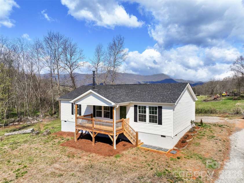 105 Stormy Way, Waynesville, NC 28785.  MLS# CAR4360407, YatesRealty ID 6780. 