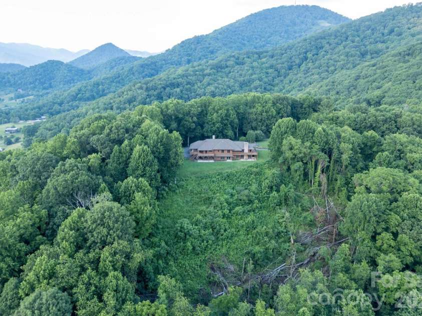1087 Brigadoon Drive, Clyde, NC 28721.  MLS# CAR4362911, YatesRealty ID 6781. 