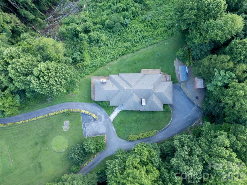 1087 Brigadoon Drive, Clyde, NC 28721.  MLS# CAR4362911, YatesRealty ID 6781. 