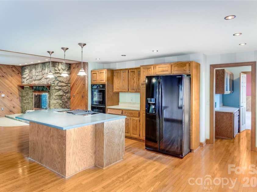 1087 Brigadoon Drive, Clyde, NC 28721.  MLS# CAR4362911, YatesRealty ID 6781. Spacious chef's kitchen