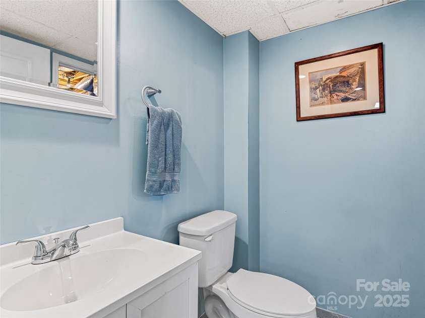 160 Tanglewood Heights, Brevard, NC 28712.  MLS# CAR4230494, YatesRealty ID 6781. 