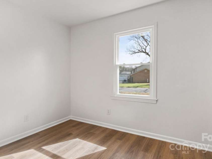 2509 Lanecrest Drive, Charlotte, NC 28215.  MLS# CAR4228955, YatesRealty ID 6783. 2nd bedroom