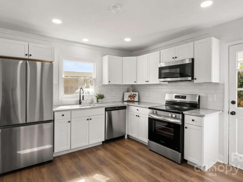 2509 Lanecrest Drive, Charlotte, NC 28215.  MLS# CAR4228955, YatesRealty ID 6783. Beautifully renovated inside and out!