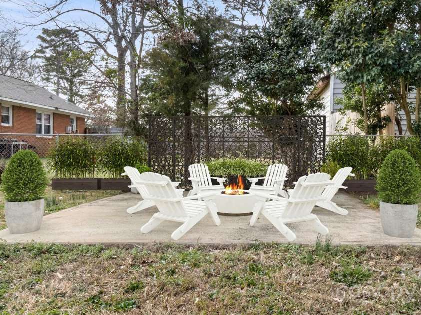 2509 Lanecrest Drive, Charlotte, NC 28215.  MLS# CAR4228955, YatesRealty ID 6783. Virtually staged patio area, perfect for entertaining!