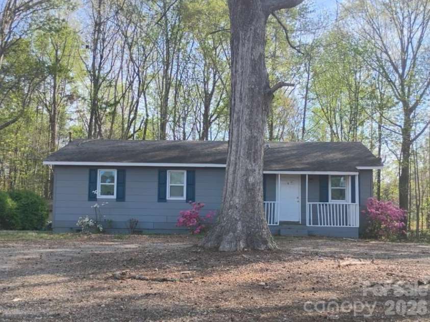 986 Arant Street, Pageland, SC 29728.  MLS# CAR4362850, YatesRealty ID 6783. 