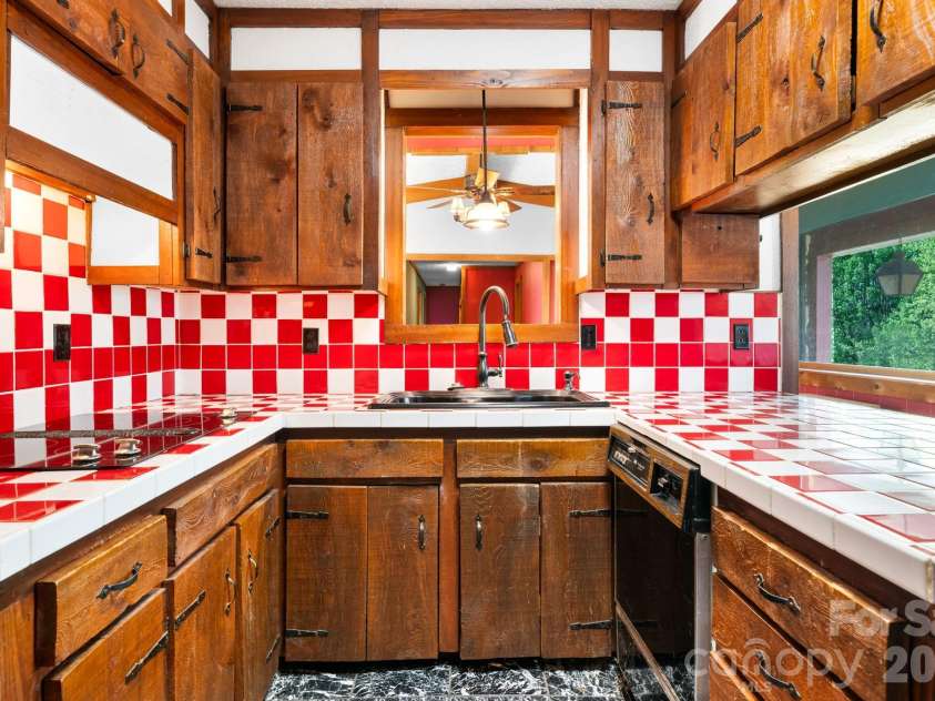 103 Bernice Street, Marion, NC 28752.  MLS# CAR4356586, YatesRealty ID 6784. 