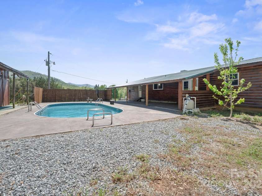 1685 Major Hill Drive, Morganton, NC 28655.  MLS# CAR4247918, YatesRealty ID 6784. 