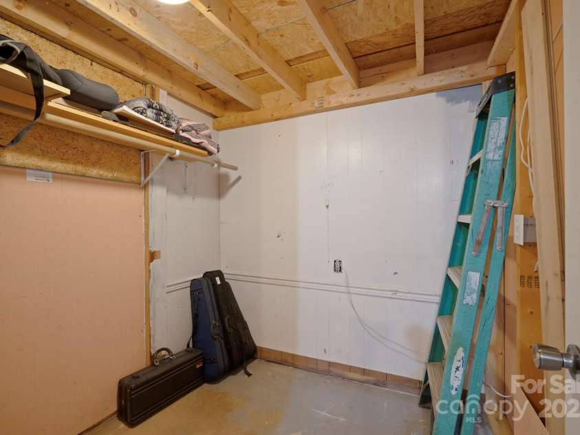 1685 Major Hill Drive, Morganton, NC 28655.  MLS# CAR4247918, YatesRealty ID 6784. 