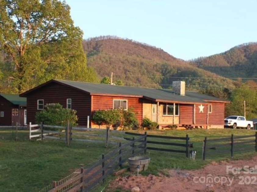 1685 Major Hill Drive, Morganton, NC 28655.  MLS# CAR4247918, YatesRealty ID 6784. 