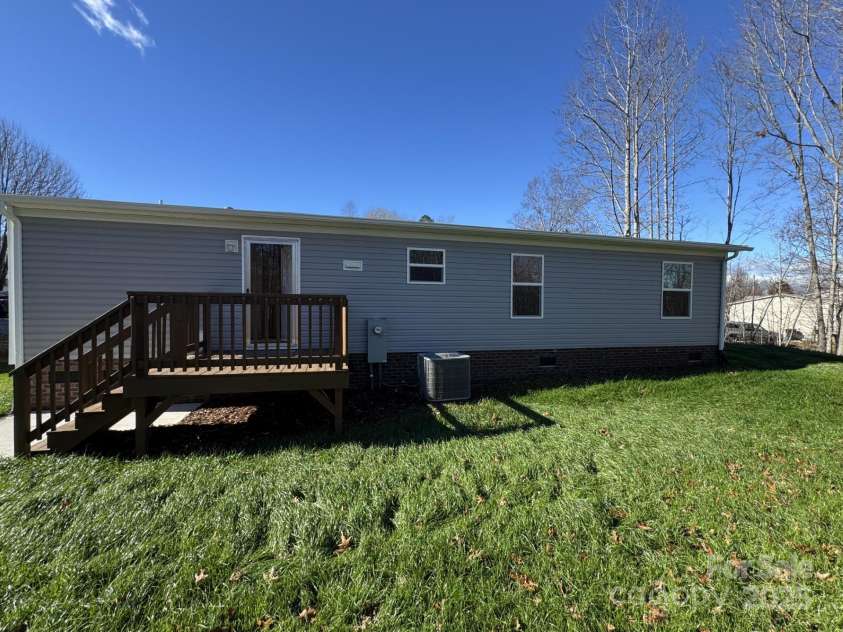 124 Harmony Drive, Nebo, NC 28761.  MLS# CAR4196086, YatesRealty ID 6785. 